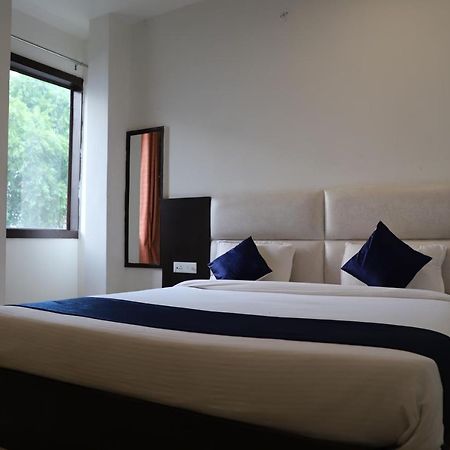Hotel Dream Comfort Agra  Exteriör bild