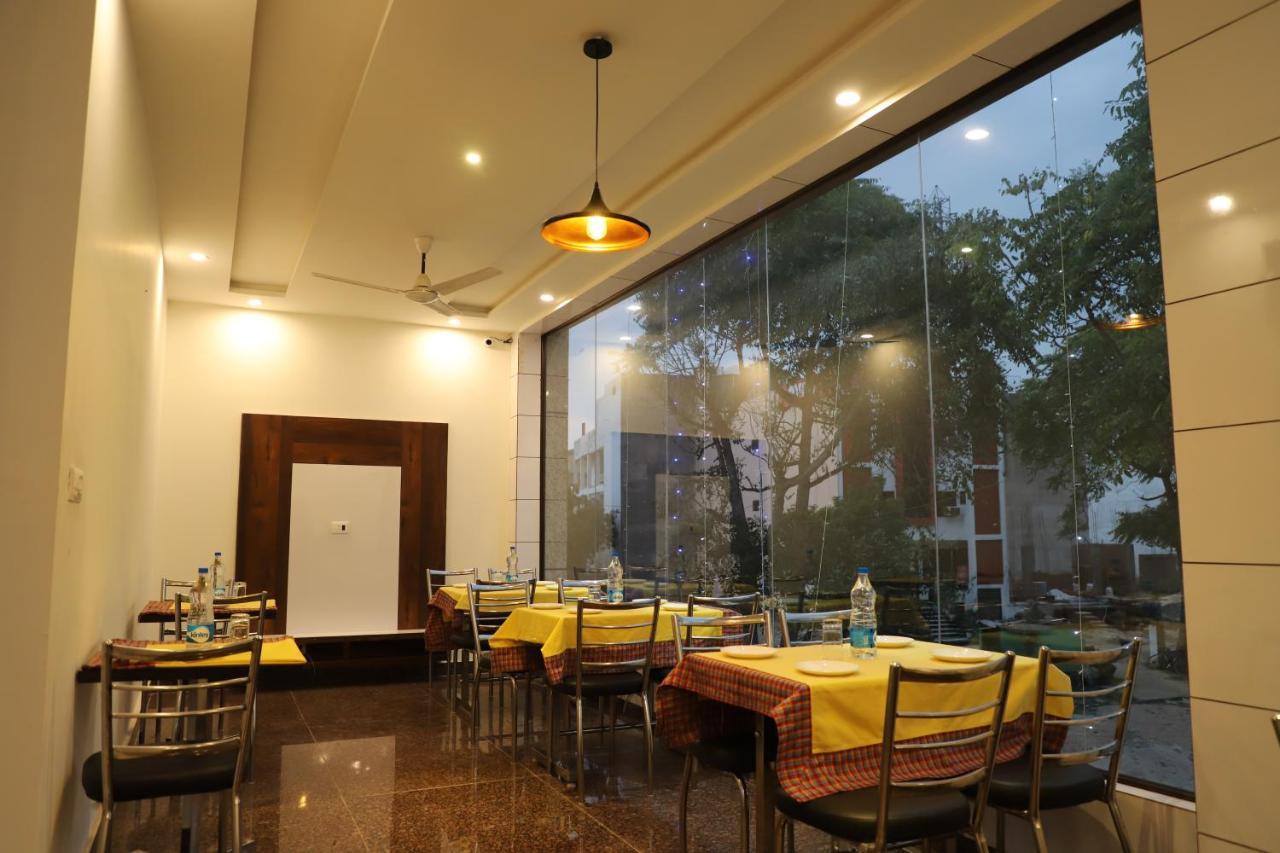 Hotel Dream Comfort Agra  Exteriör bild