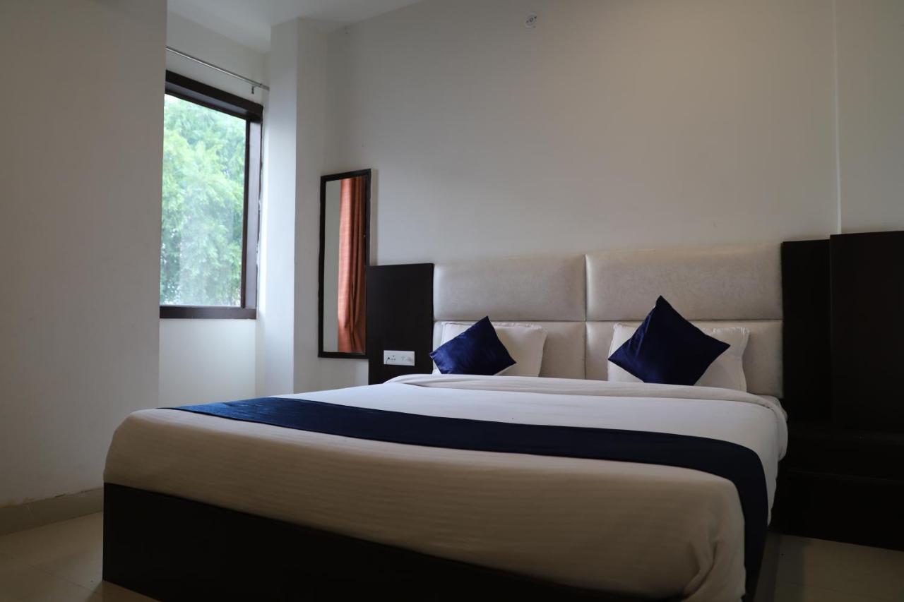 Hotel Dream Comfort Agra  Exteriör bild