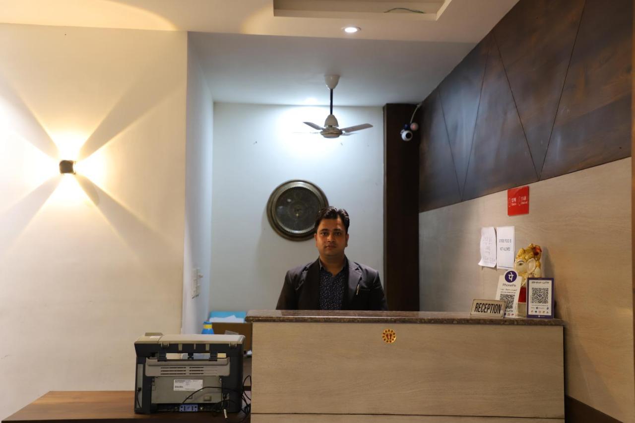 Hotel Dream Comfort Agra  Exteriör bild